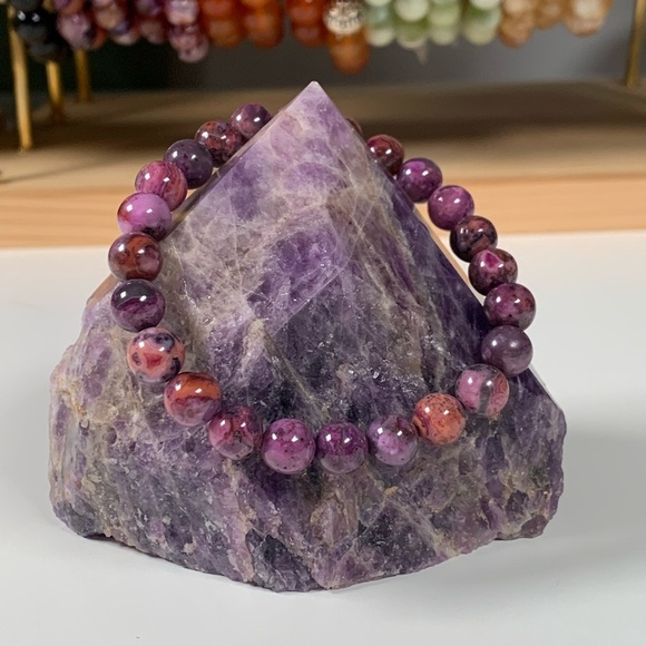 Artisan 8mm Purple Dyed Crazy Lace Agate Stretch Beaded Stretch Bracelet - Picture 1 of 3